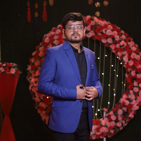 BLACK & WHITE CLICKS - Professional Photographer in Kanpur