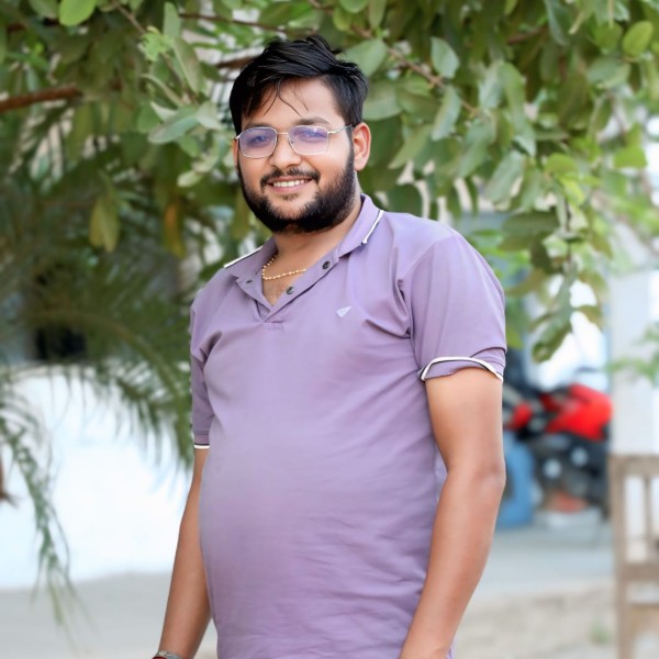 Akash studio and LED wall hub - Professional Photographer in Kaushambi