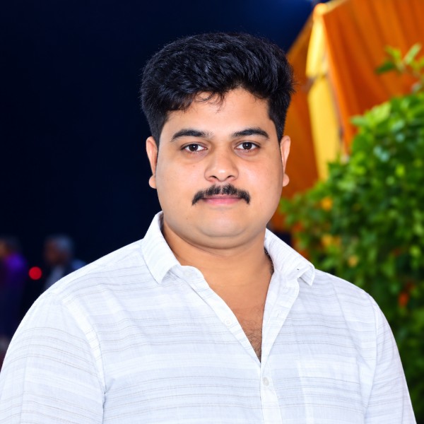 Divy Photo Studio - Professional Photographer in Kushi Nagar
